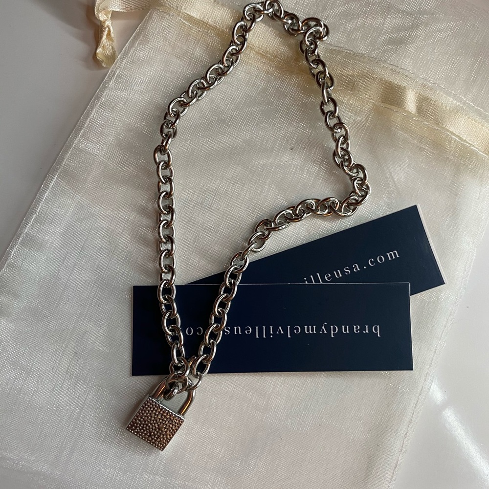 NWT BRANDY MELVILLE SILVER LOCK CHAIN CHOKER